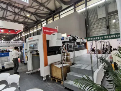 PLC স্বয়ংক্রিয় ফয়েল স্ট্যাম্পিং ডাই কাটিং মেশিন স্ট্রিপিং সহ 1060 X 740mm