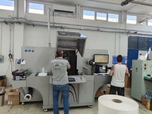 ডিজিটাল লেবেল রোল-টু-রোল ফিনিশিং মেশিন 60 ব্যাগ / মিনিট গতি এবং 120-450mm ব্যাগ প্রস্থ ডিজিটাল ফয়েল স্ট্যাম্পিং জন্য