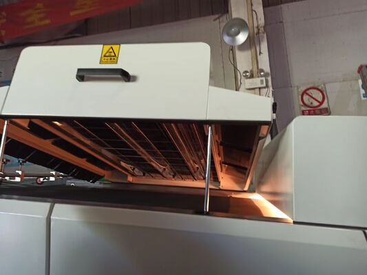 A2 শীটযুক্ত ইউভি স্পট লেক লেপ মেশিন