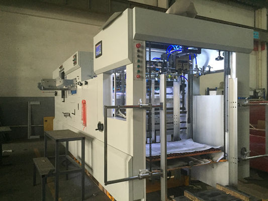 1080mm*780mm ডাই কাটিং মেশিন স্ট্রিপিং সহ কাগজ ডাই কাটার